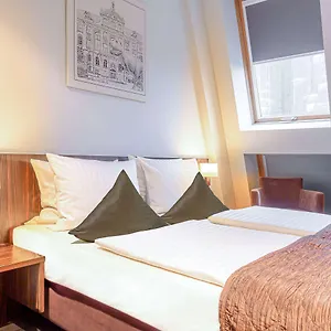 Hotel Ramada By Wyndham Frankfurt Centre Fráncfort del Meno