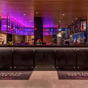מלון Moxy Frankfurt Airport